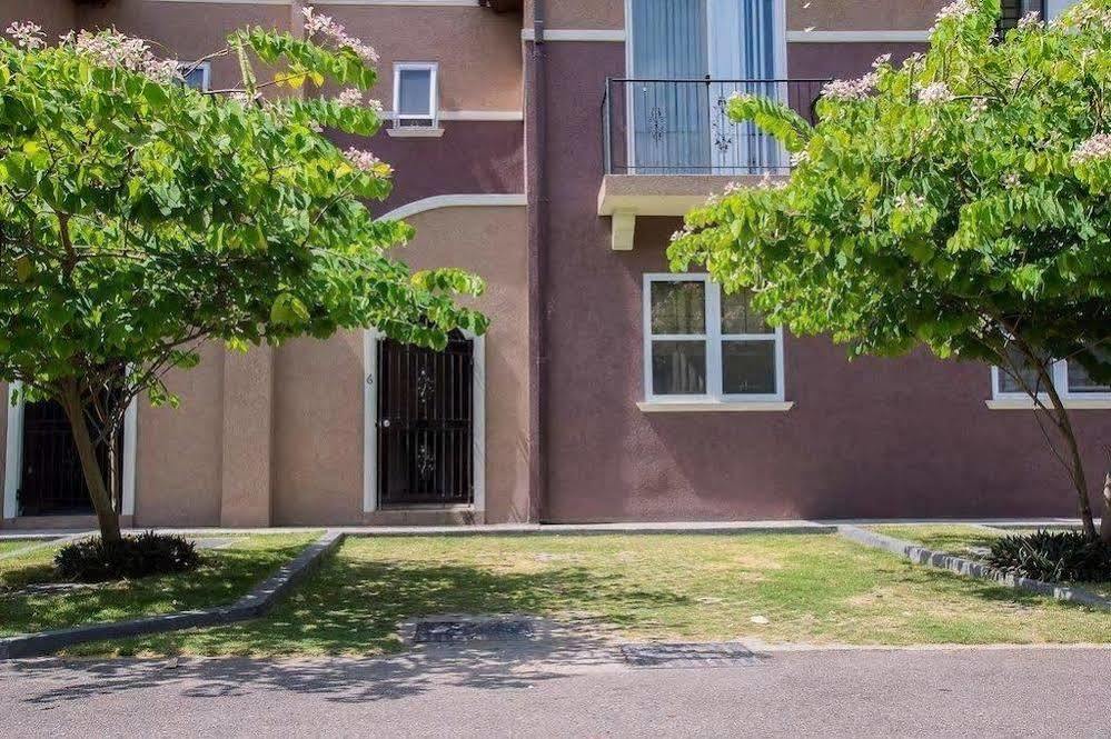 New Kingston Guest Apt At Sonoma Estate المظهر الخارجي الصورة