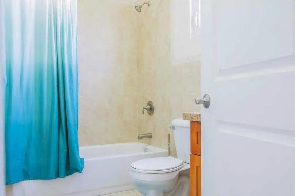 New Kingston Guest Apt At Sonoma Estate المظهر الخارجي الصورة
